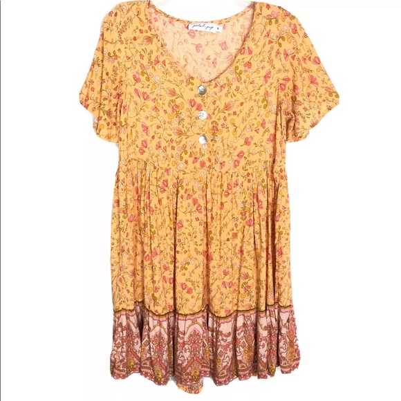 Petal & Pup Dresses & Skirts - Petal + Pup Febe short sleeve floral dress with a ruffle hem 
Size Small